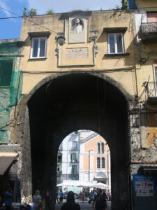 tor in Neapel